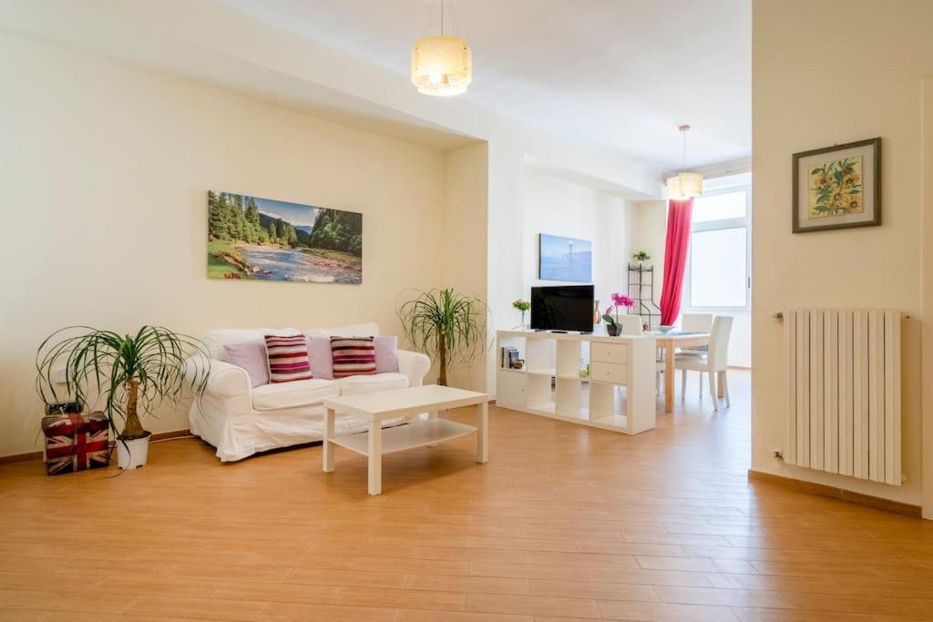 Carlotta - Italian Living Apartment Bari Exterior foto