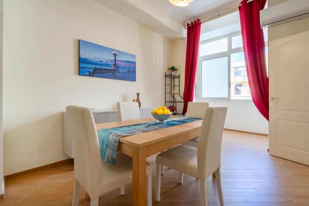 Carlotta - Italian Living Apartment Bari Exterior foto