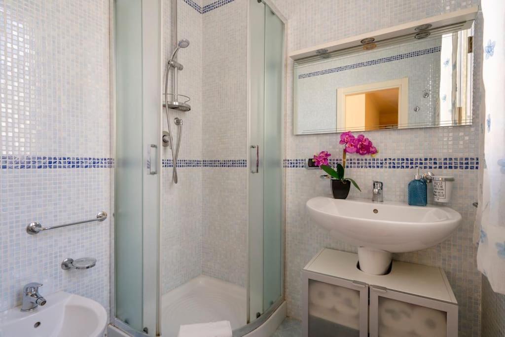 Carlotta - Italian Living Apartment Bari Exterior foto